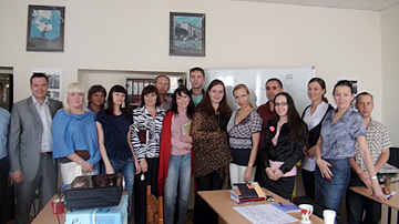 Кира и Рубен Канаян с участниками корпоративного семинара